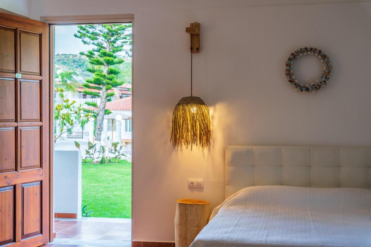 Almira Hotel Трулос Екстериор снимка