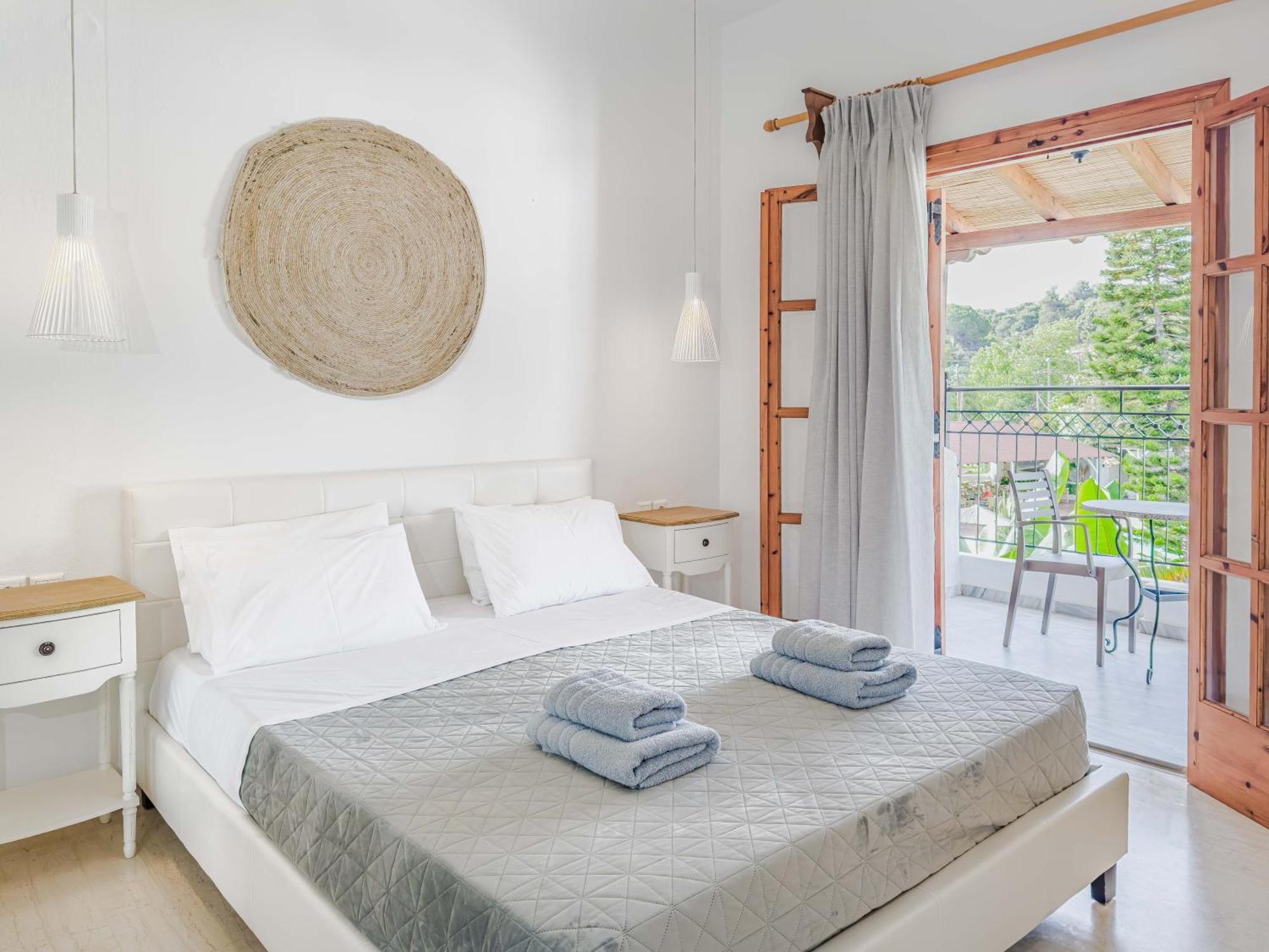 Almira Hotel Трулос Екстериор снимка