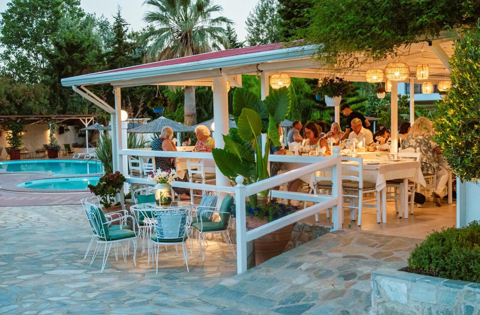 Almira Hotel Трулос Екстериор снимка