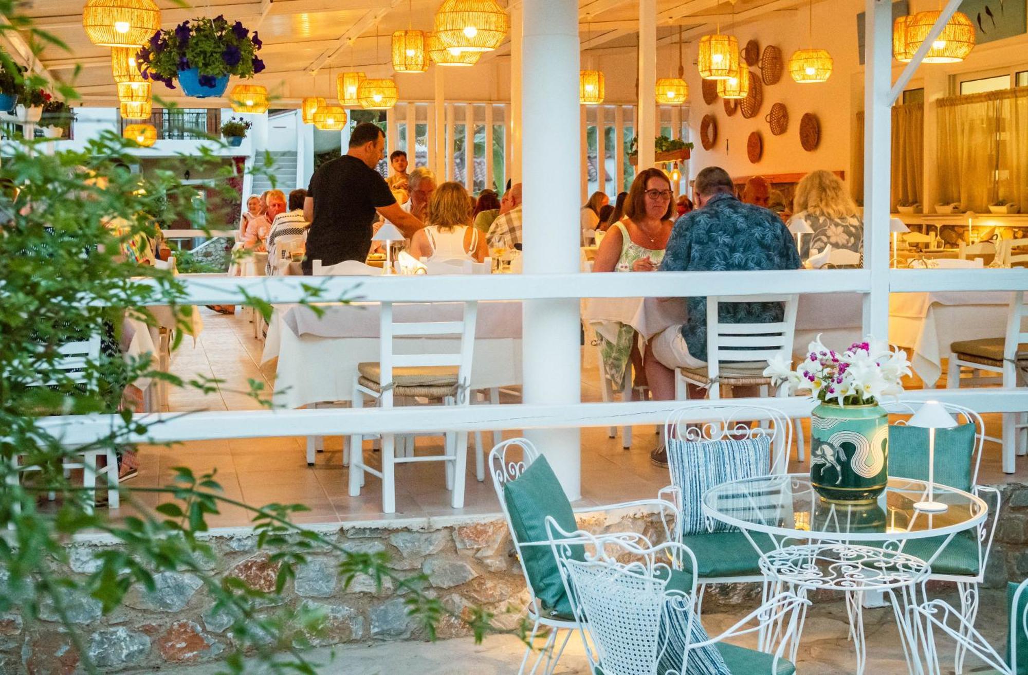 Almira Hotel Трулос Екстериор снимка